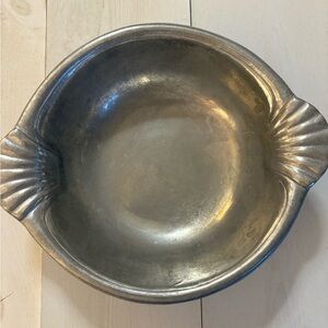 Vintage The Wilton Co 10” Serving Bowl with Scalloped Handles Armetal RWP